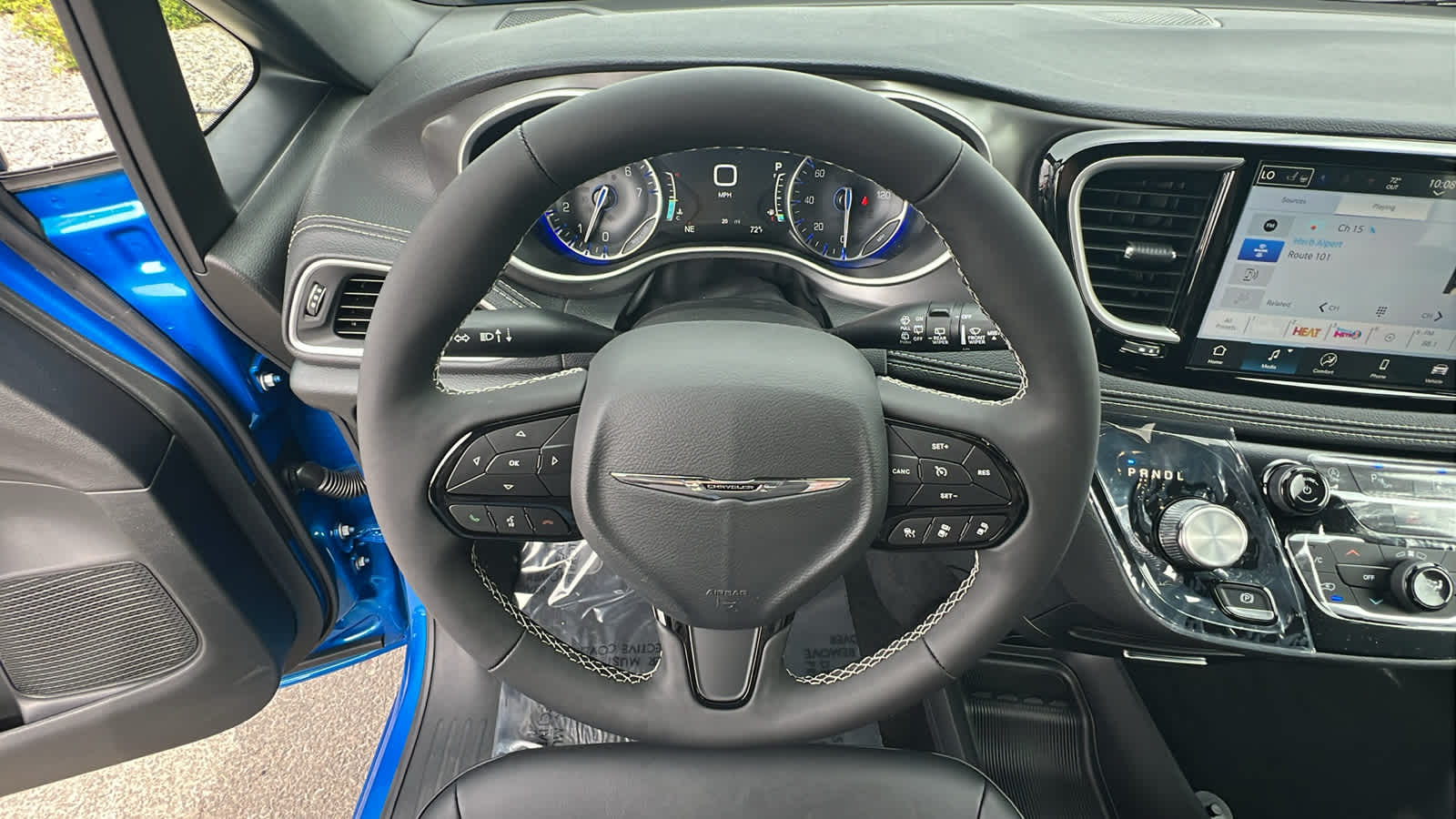 Thumbnail: 2026 Chrysler Pacifica - 18