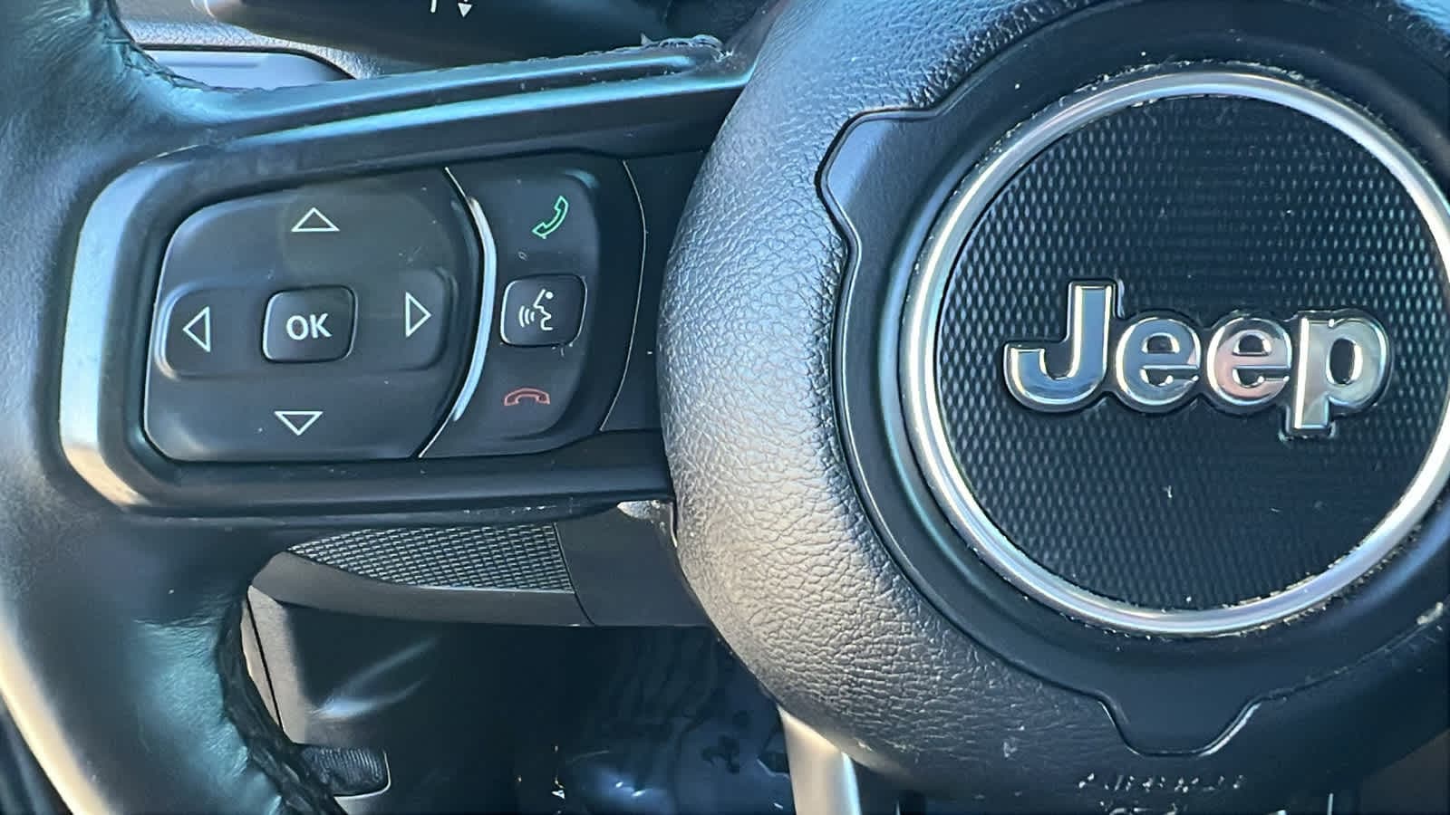 Thumbnail: 2020 Jeep Gladiator - 19