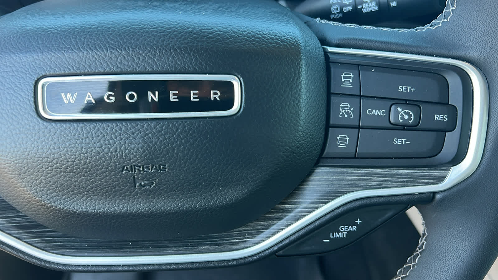 Thumbnail: 2023 Jeep Wagoneer - 20