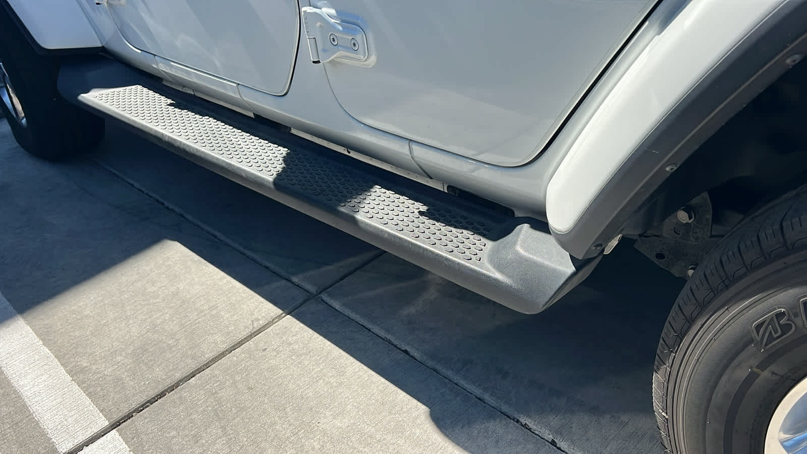 Thumbnail: 2022 Jeep Wrangler - 10