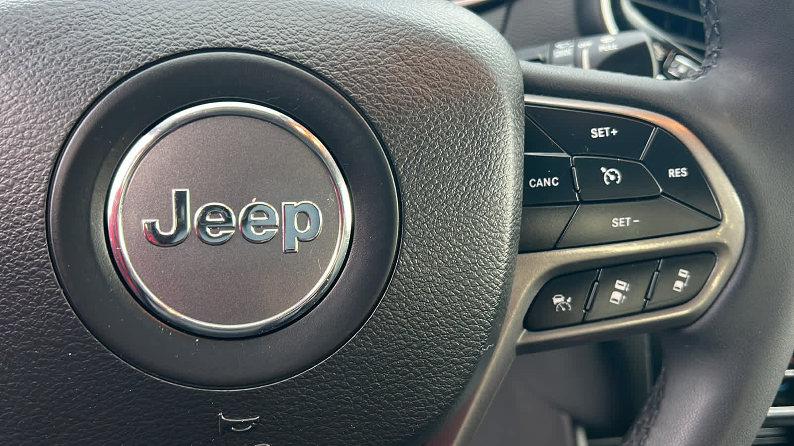 Thumbnail: 2022 Jeep Cherokee - 20