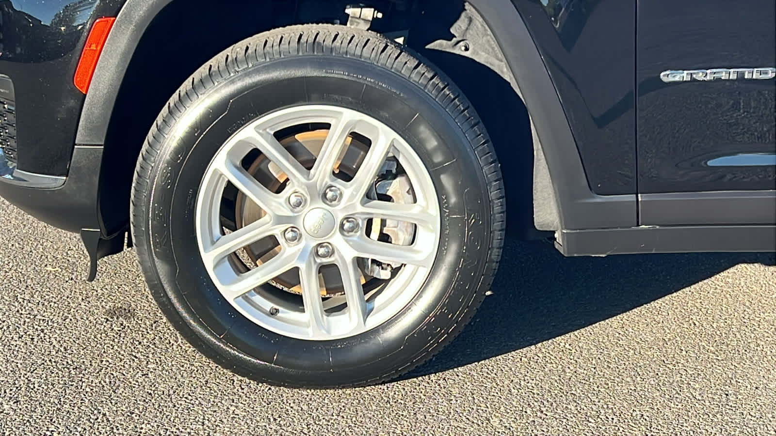 Thumbnail: 2022 Jeep Grand Cherokee - 9