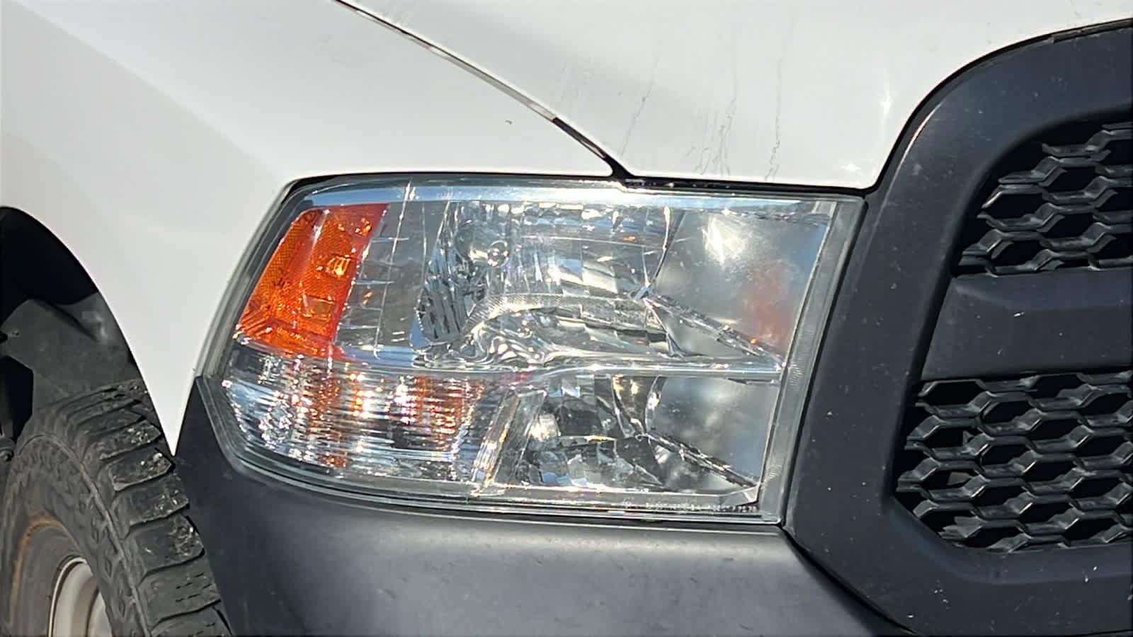 Thumbnail: 2019 RAM 1500 Classic - 4