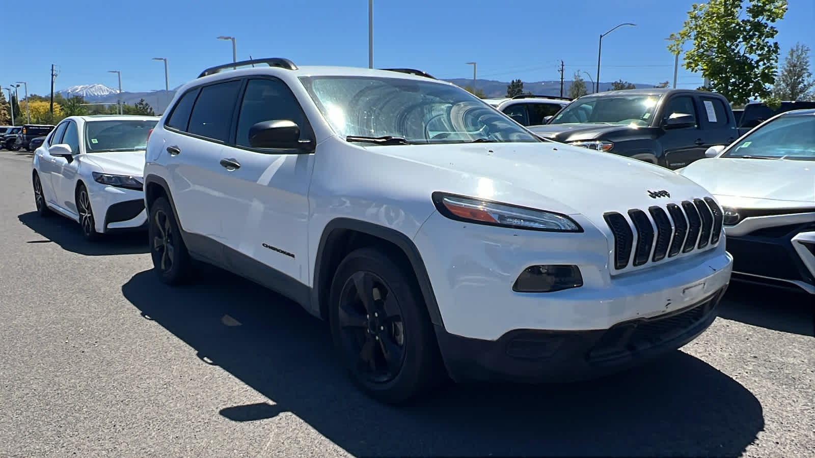 Thumbnail: 2017 Jeep Cherokee - 2
