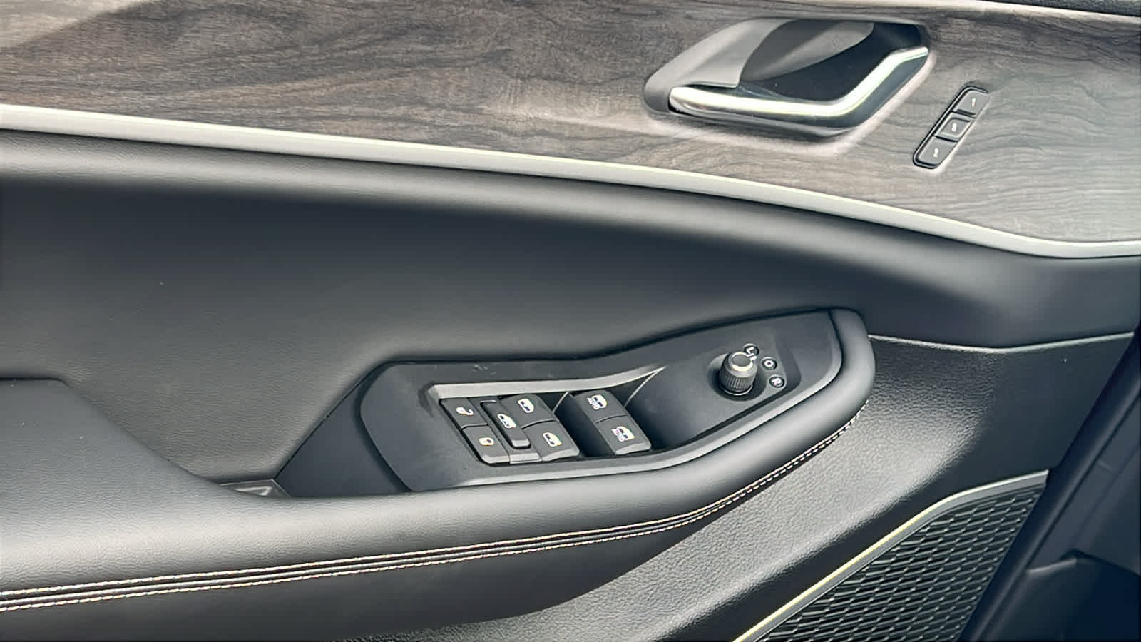 Thumbnail: 2025 Jeep Grand Cherokee - 22