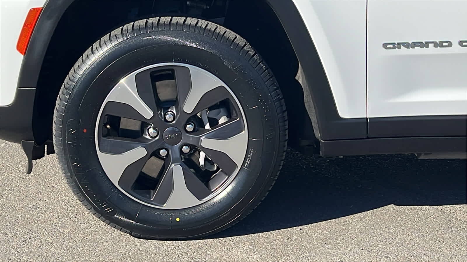 2023 Jeep Grand Cherokee 4xe 9