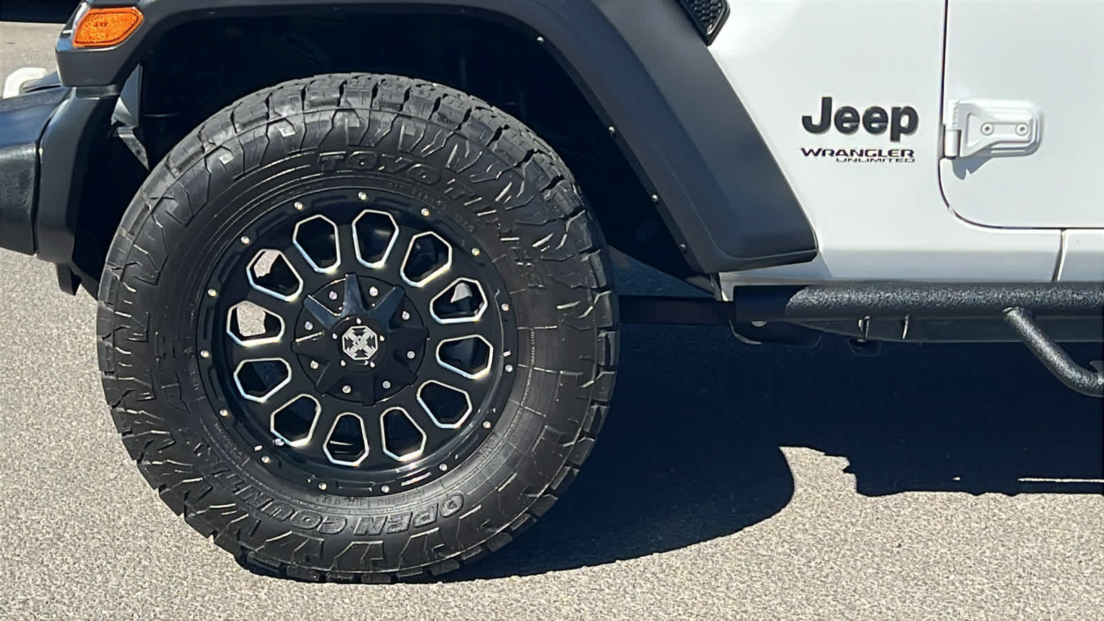 Thumbnail: 2022 Jeep Wrangler - 9