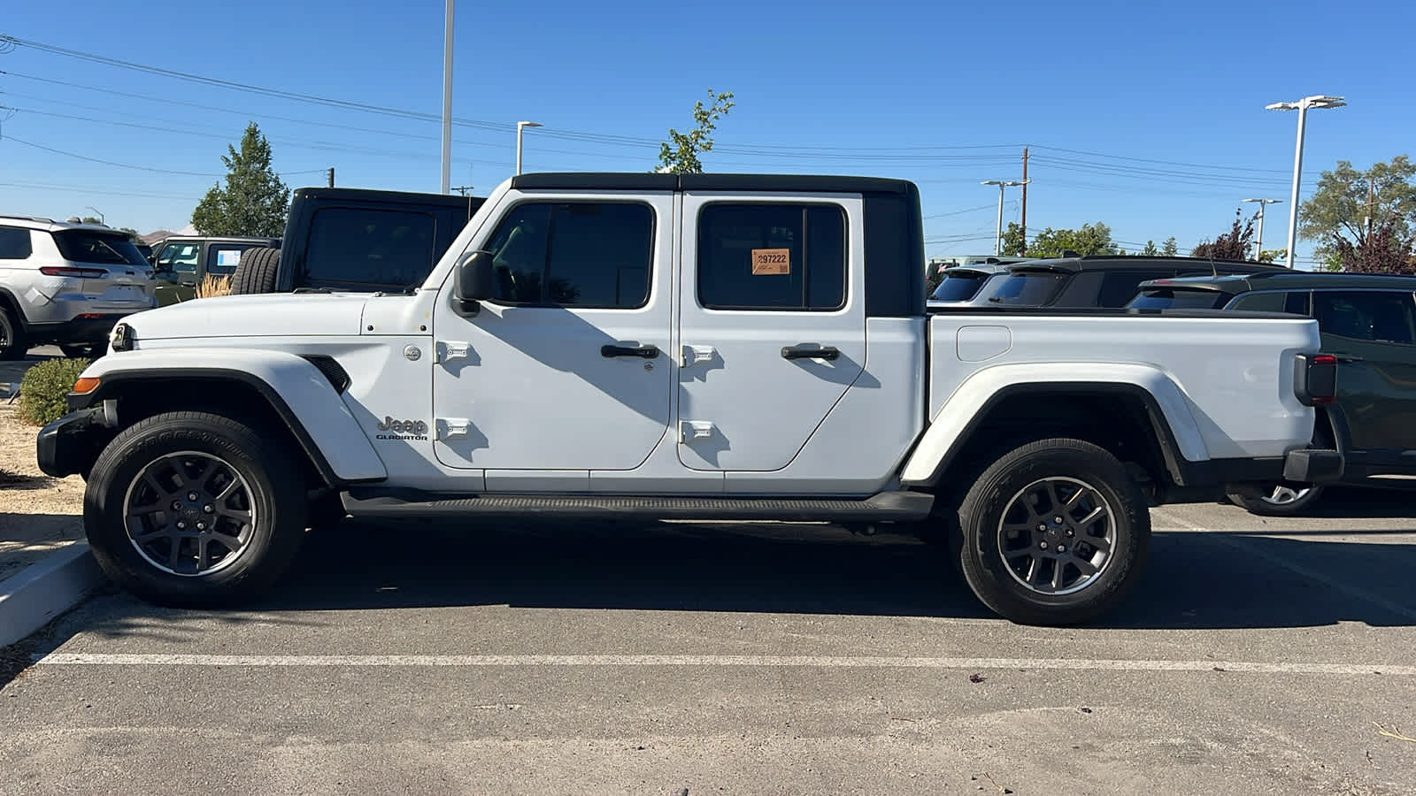 Thumbnail: 2021 Jeep Gladiator - 8