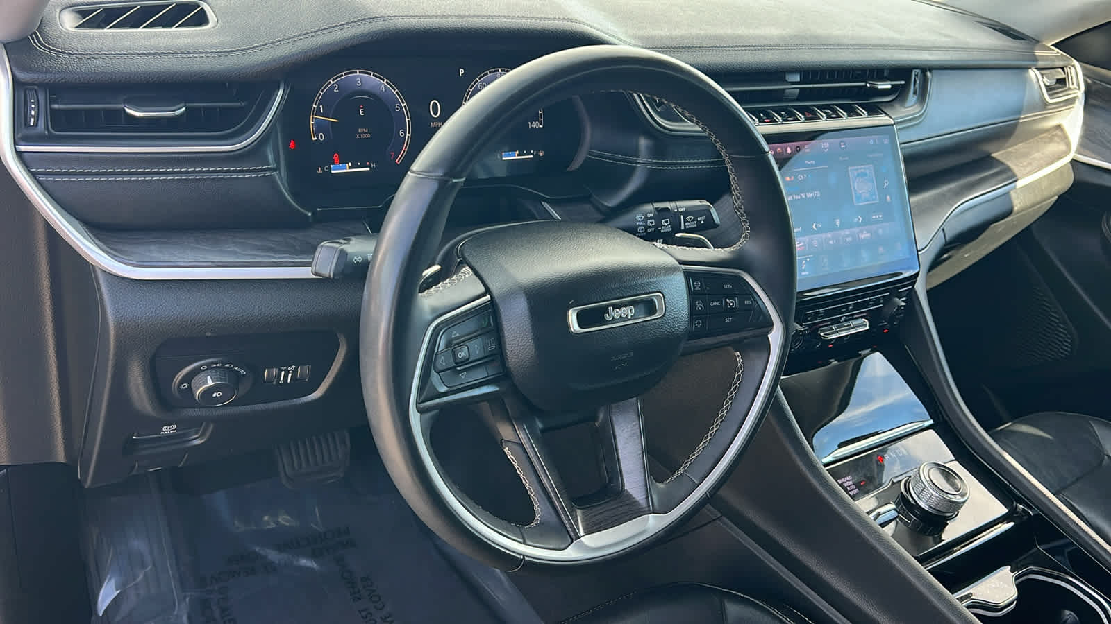 Thumbnail: 2023 Jeep Grand Cherokee - 10