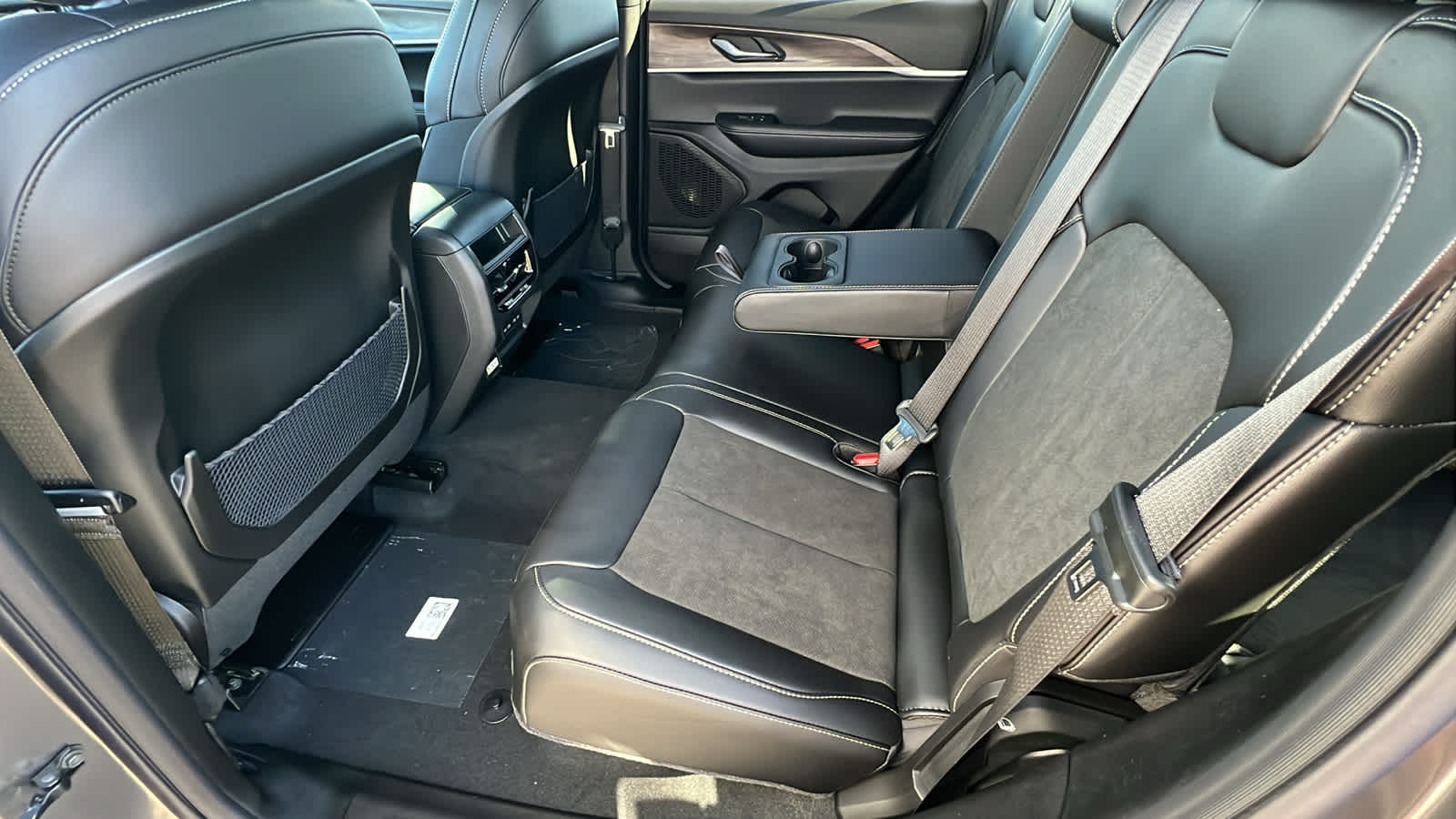 Thumbnail: 2026 Jeep Grand Cherokee - 24