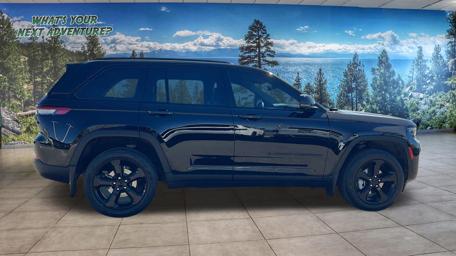 Thumbnail: 2023 Jeep Grand Cherokee - 4