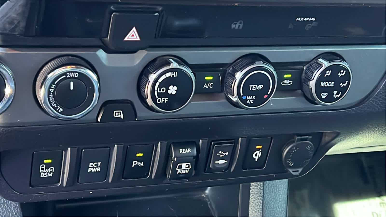 Thumbnail: 2018 Toyota Tacoma - 13