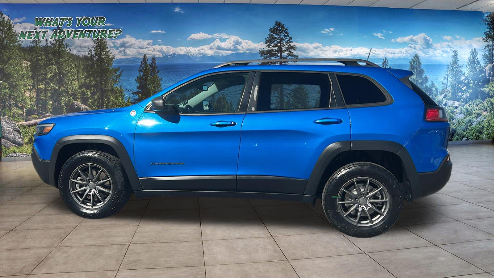 Thumbnail: 2019 Jeep Cherokee - 8