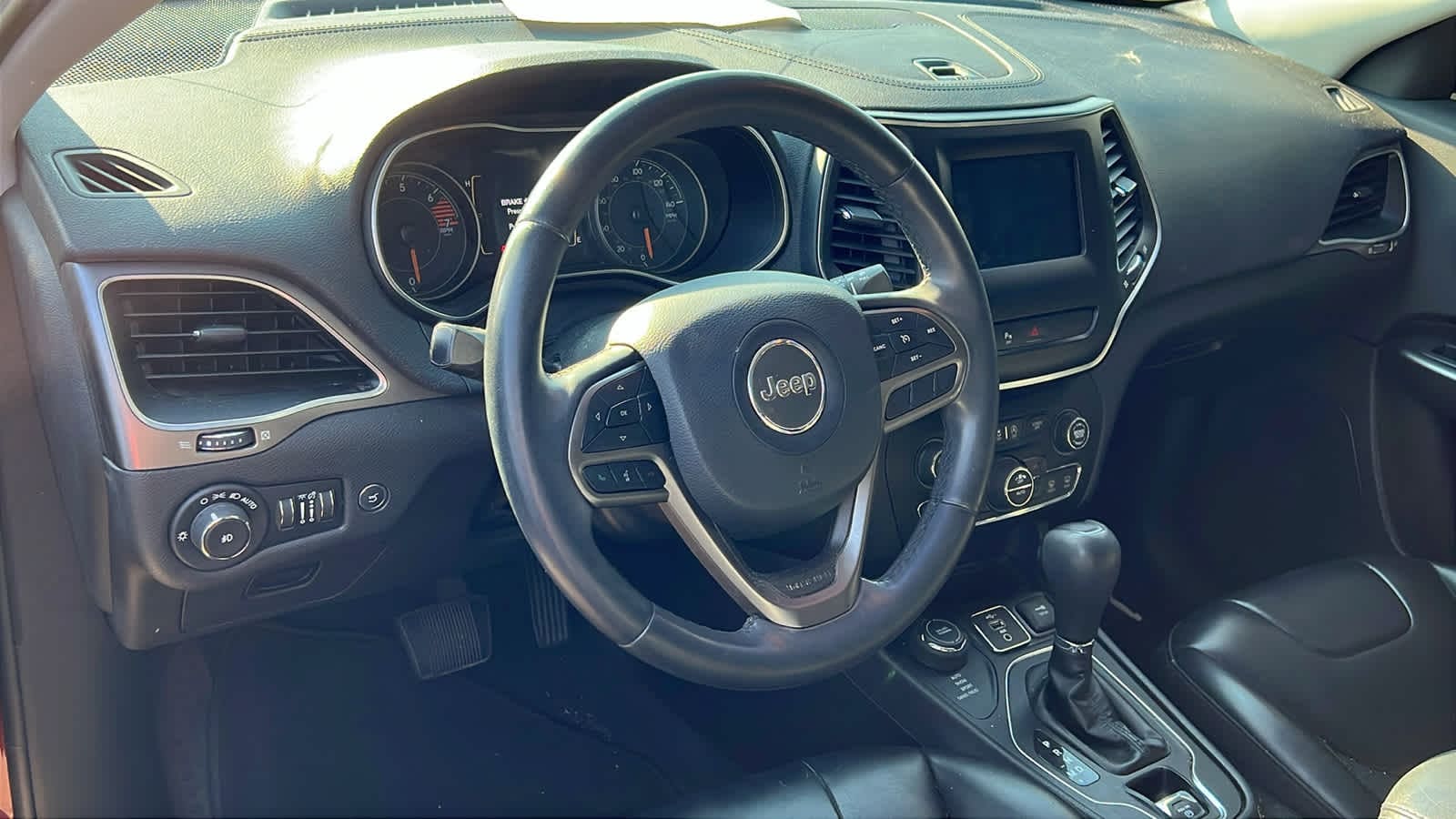 Thumbnail: 2019 Jeep Cherokee - 10