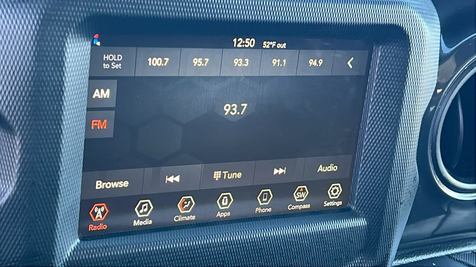 Thumbnail: 2022 Jeep Wrangler - 15