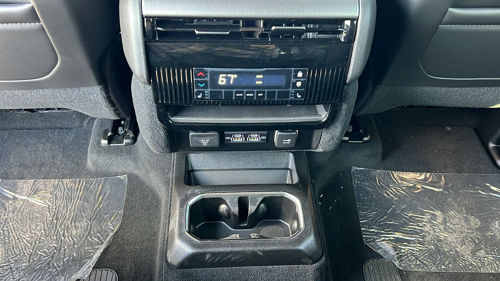 Thumbnail: 2026 Jeep Grand Wagoneer L - 25