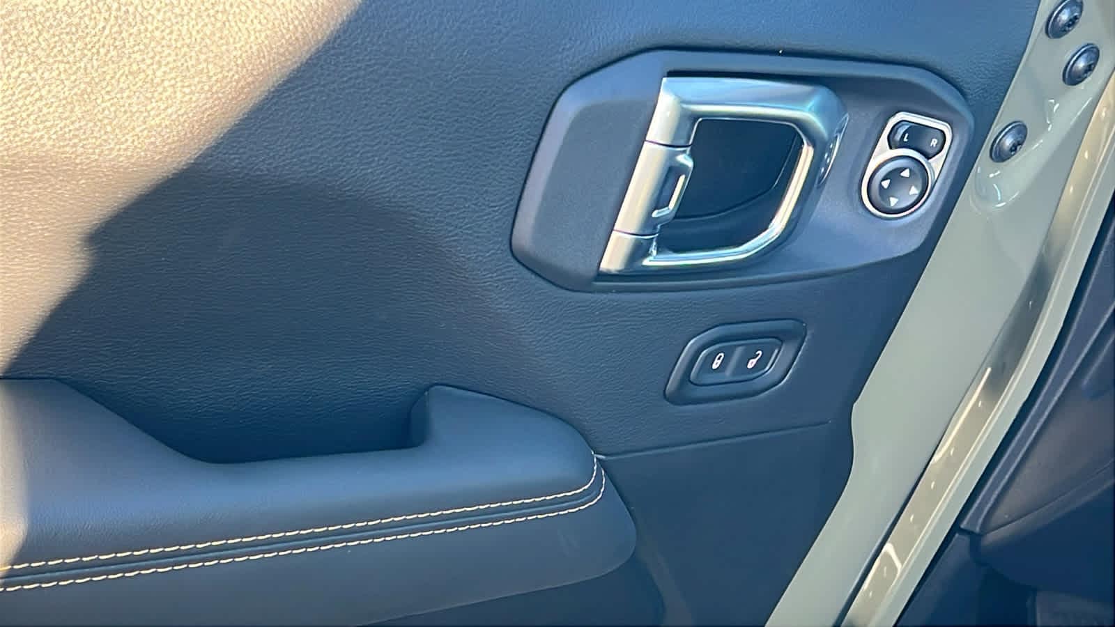 Thumbnail: 2026 Jeep Wrangler - 22