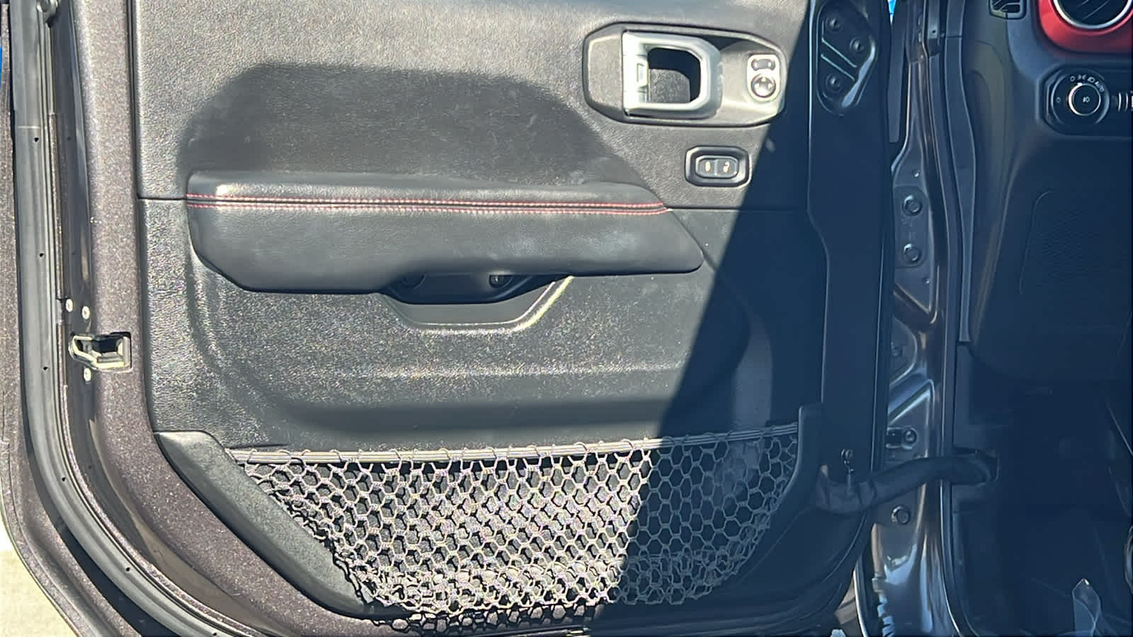 Thumbnail: 2020 Jeep Wrangler - 23