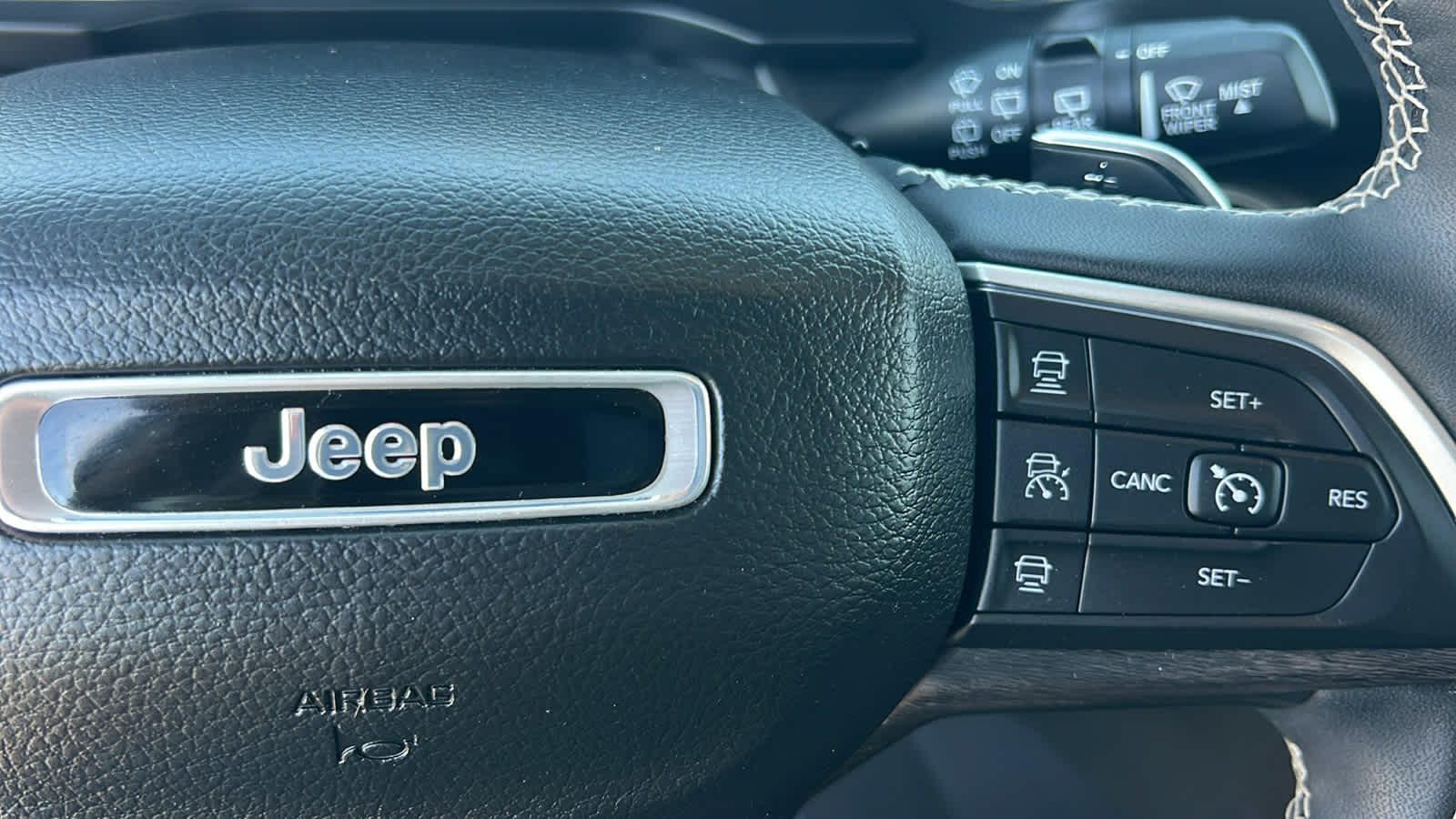 Thumbnail: 2022 Jeep Grand Cherokee - 20