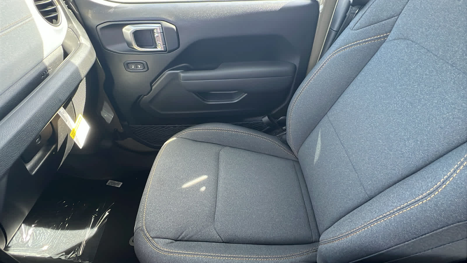 Thumbnail: 2026 Jeep Gladiator - 12