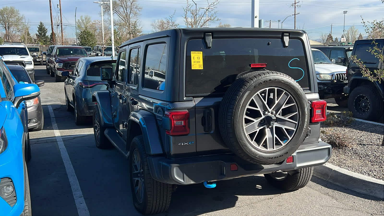 Thumbnail: 2023 Jeep Wrangler - 9