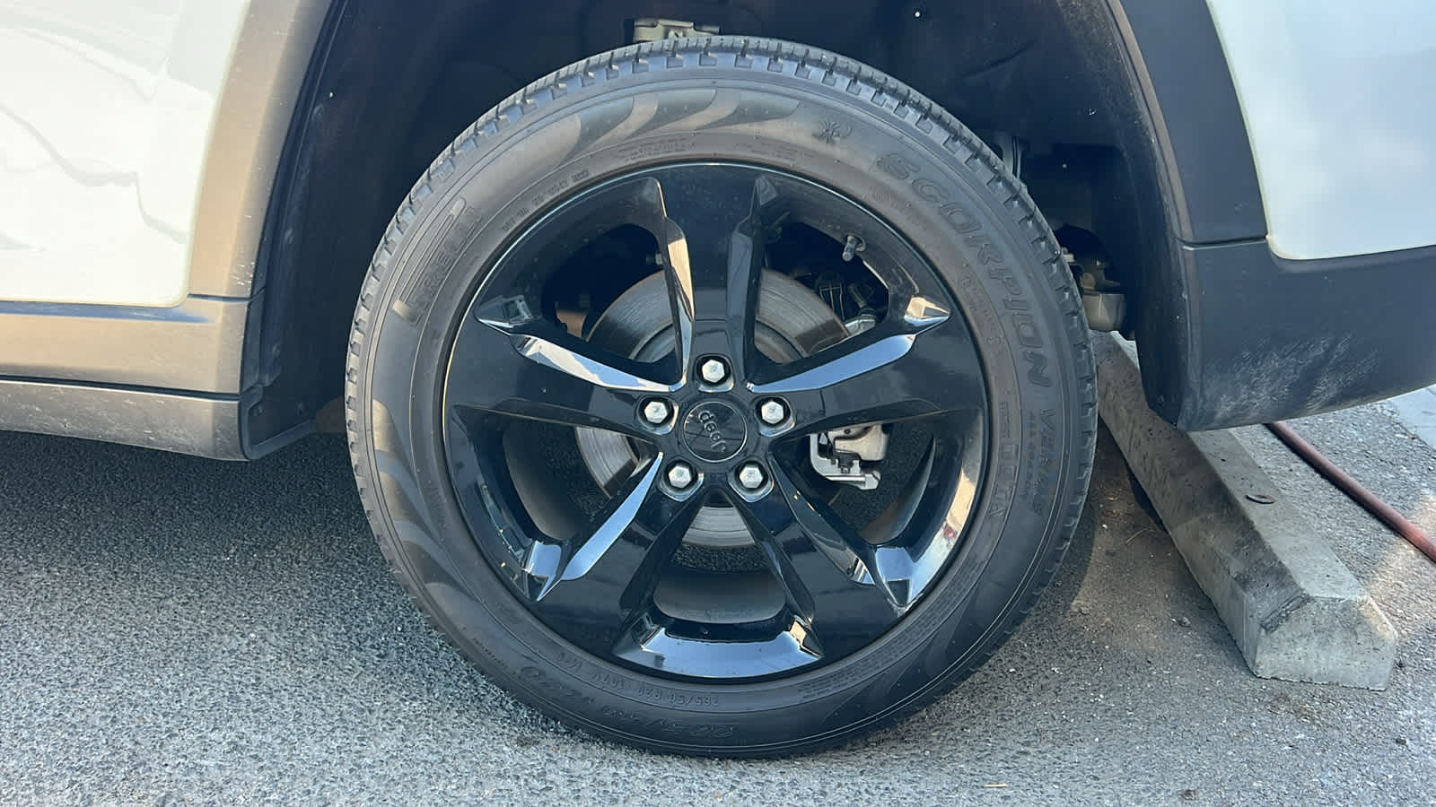 Thumbnail: 2023 Jeep Grand Cherokee - 9