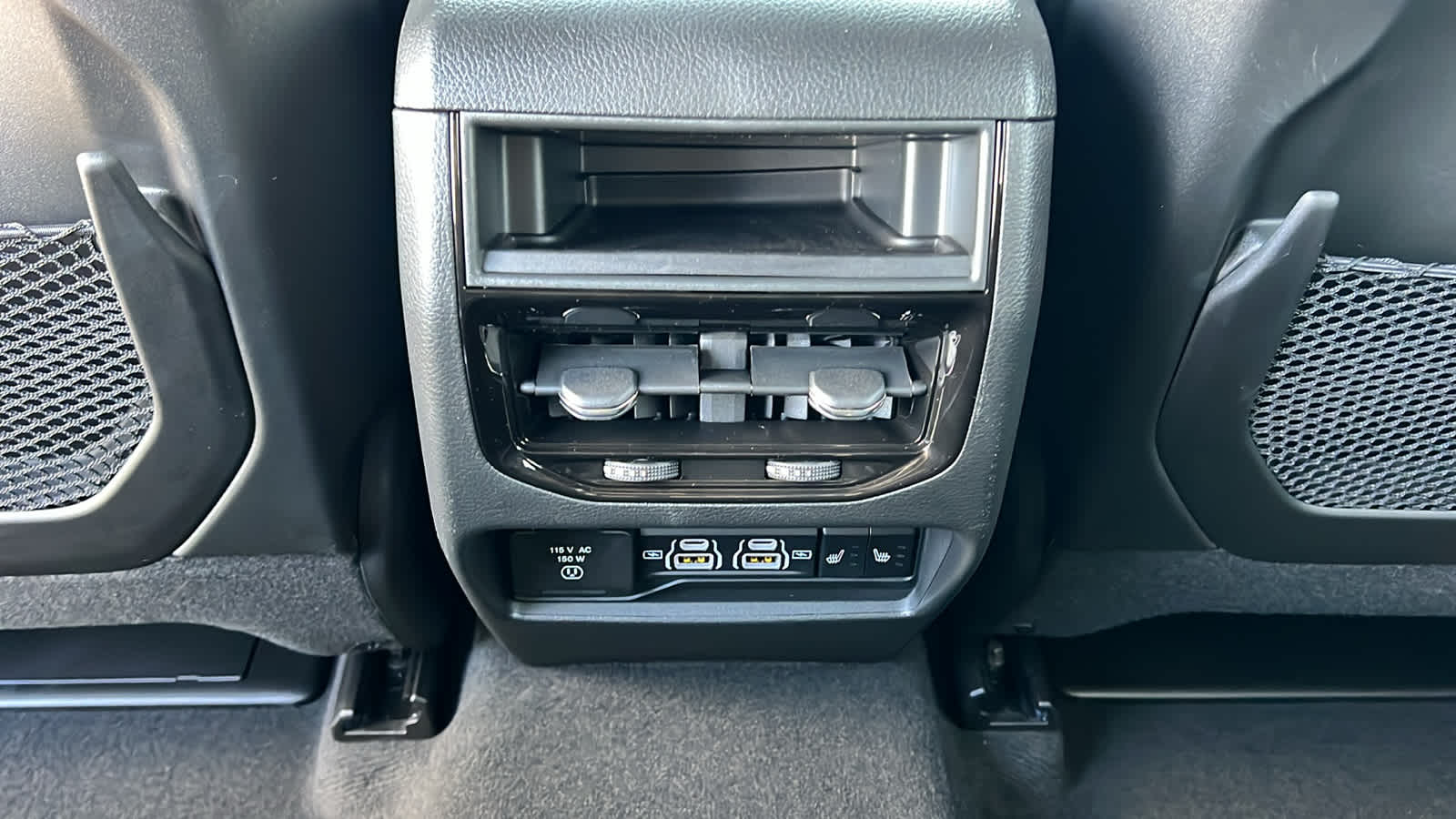 Thumbnail: 2025 Jeep Grand Cherokee - 25