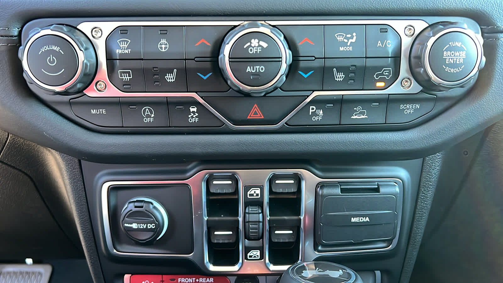 Thumbnail: 2026 Jeep Wrangler - 14