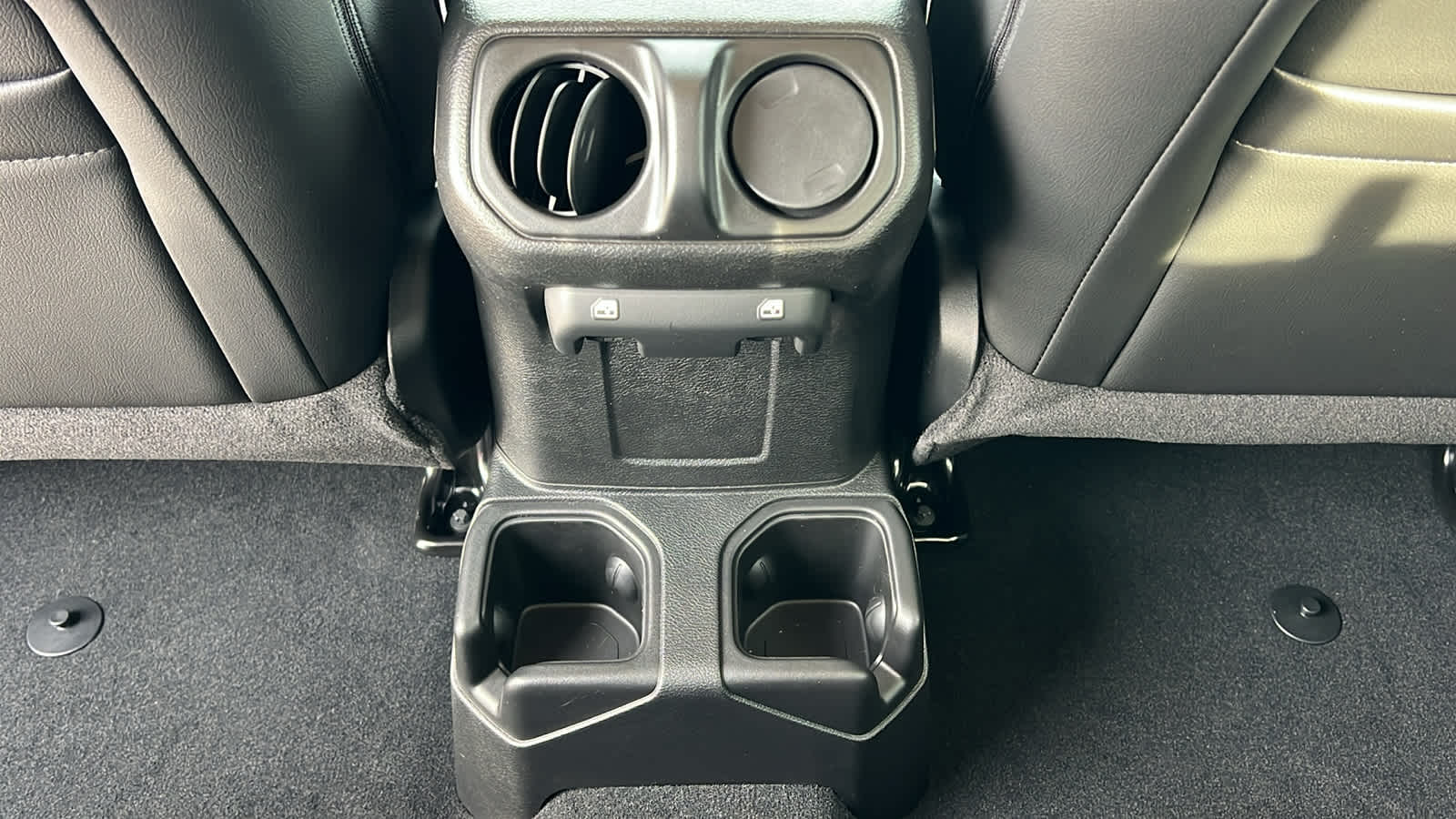 Thumbnail: 2026 Jeep Gladiator - 25