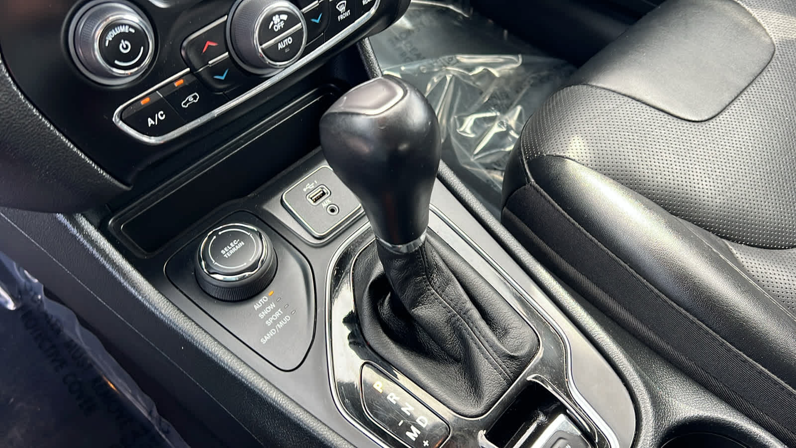 Thumbnail: 2023 Jeep Cherokee - 13