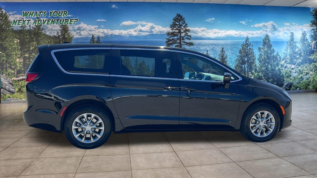 New 2027 Chrysler Pacifica Select Passenger Van