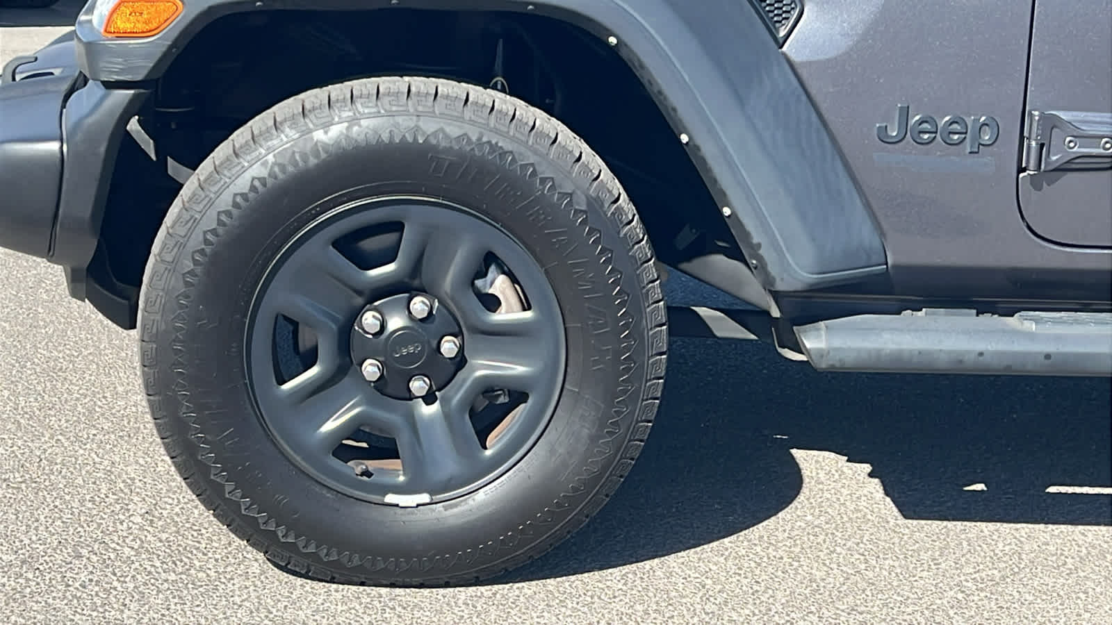 Thumbnail: 2022 Jeep Wrangler - 9