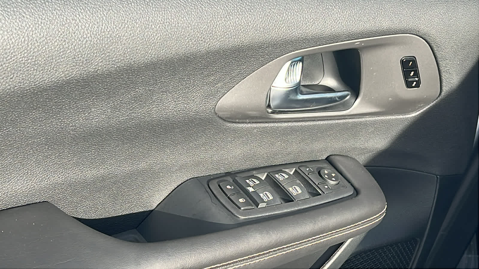 Thumbnail: 2026 Chrysler Pacifica - 22