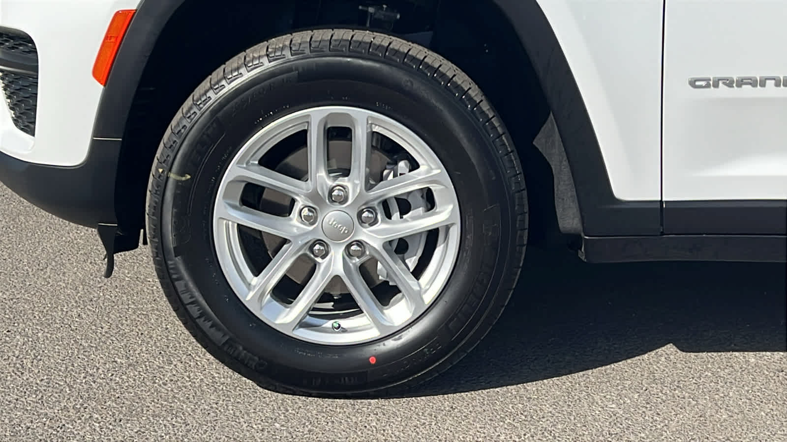 Thumbnail: 2026 Jeep Grand Cherokee - 9