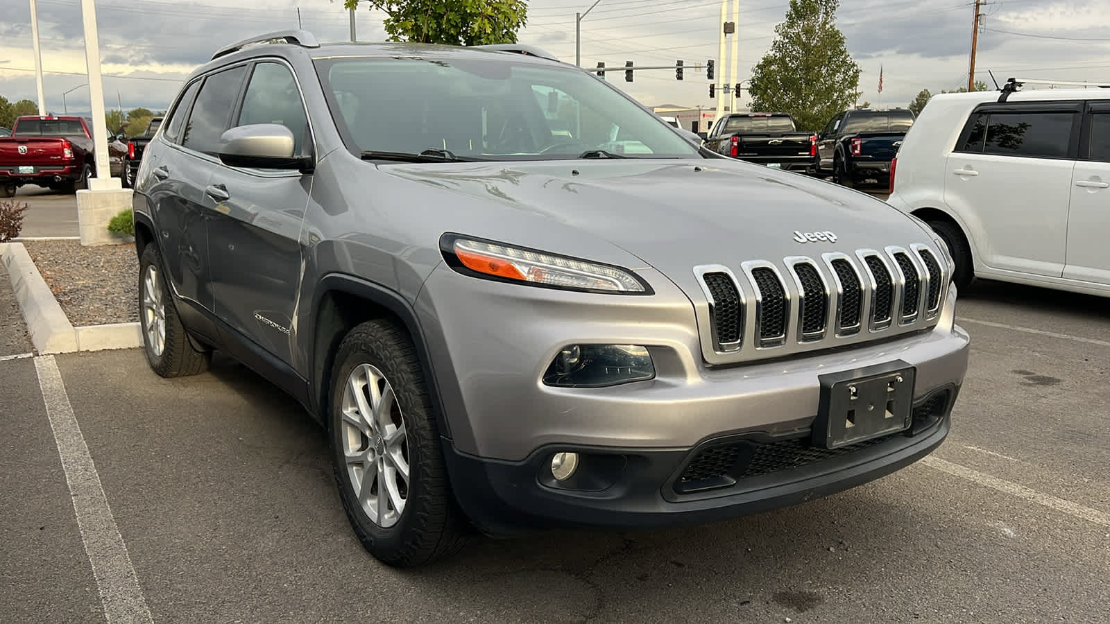 Thumbnail: 2017 Jeep Cherokee - 3