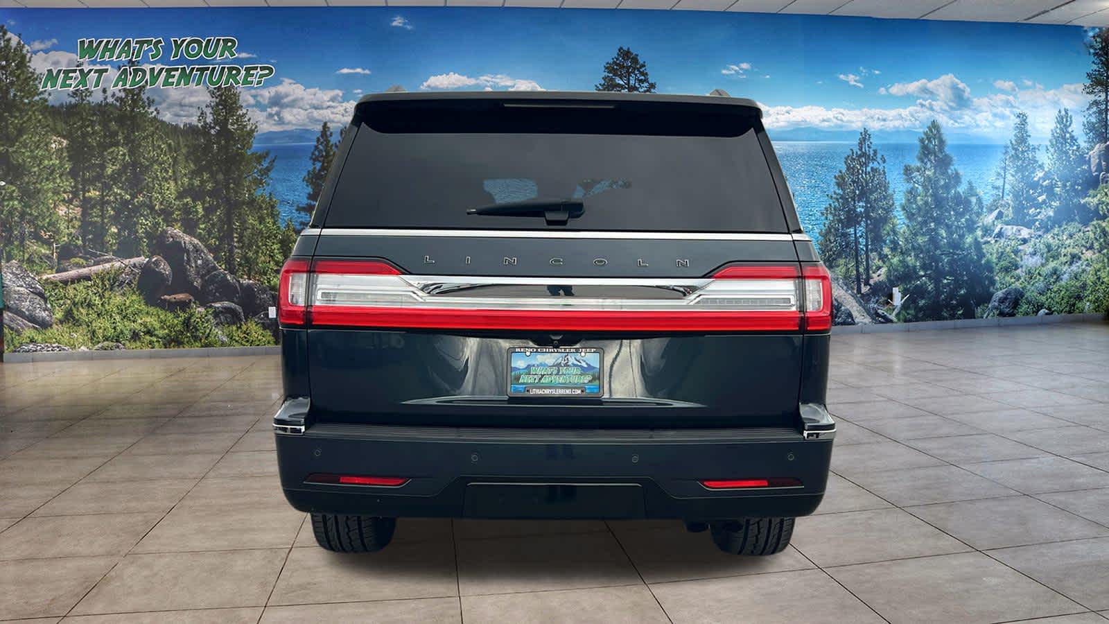 Thumbnail: 2021 Lincoln Navigator L - 6