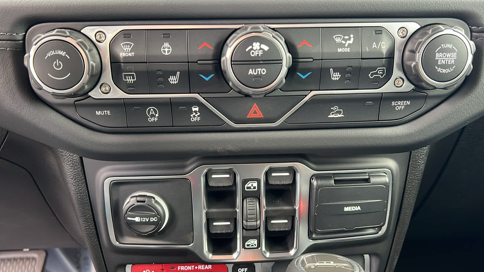 Thumbnail: 2026 Jeep Gladiator - 14