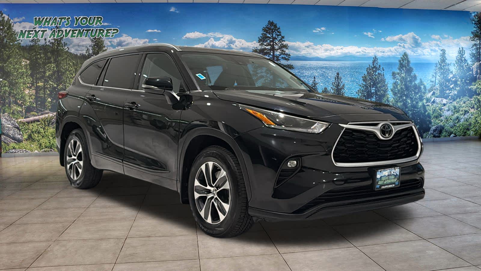 Thumbnail: 2021 Toyota Highlander - 3