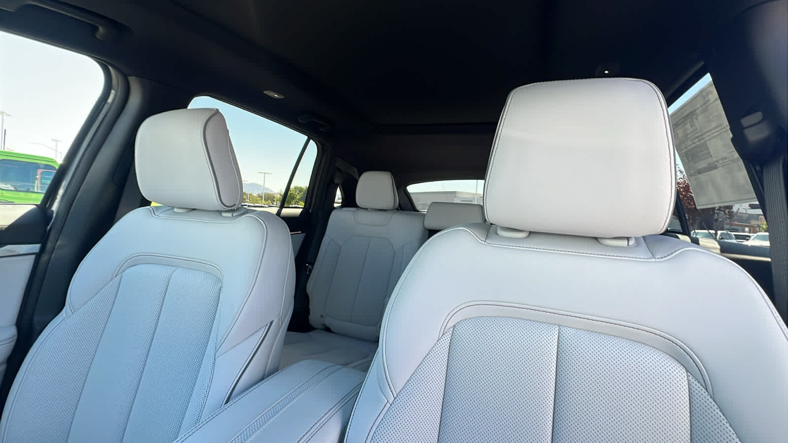 Thumbnail: 2025 Jeep Wagoneer S - 11