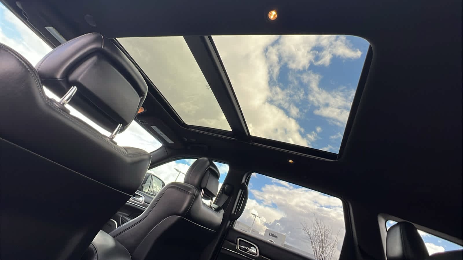 Thumbnail: 2019 Jeep Grand Cherokee - 31