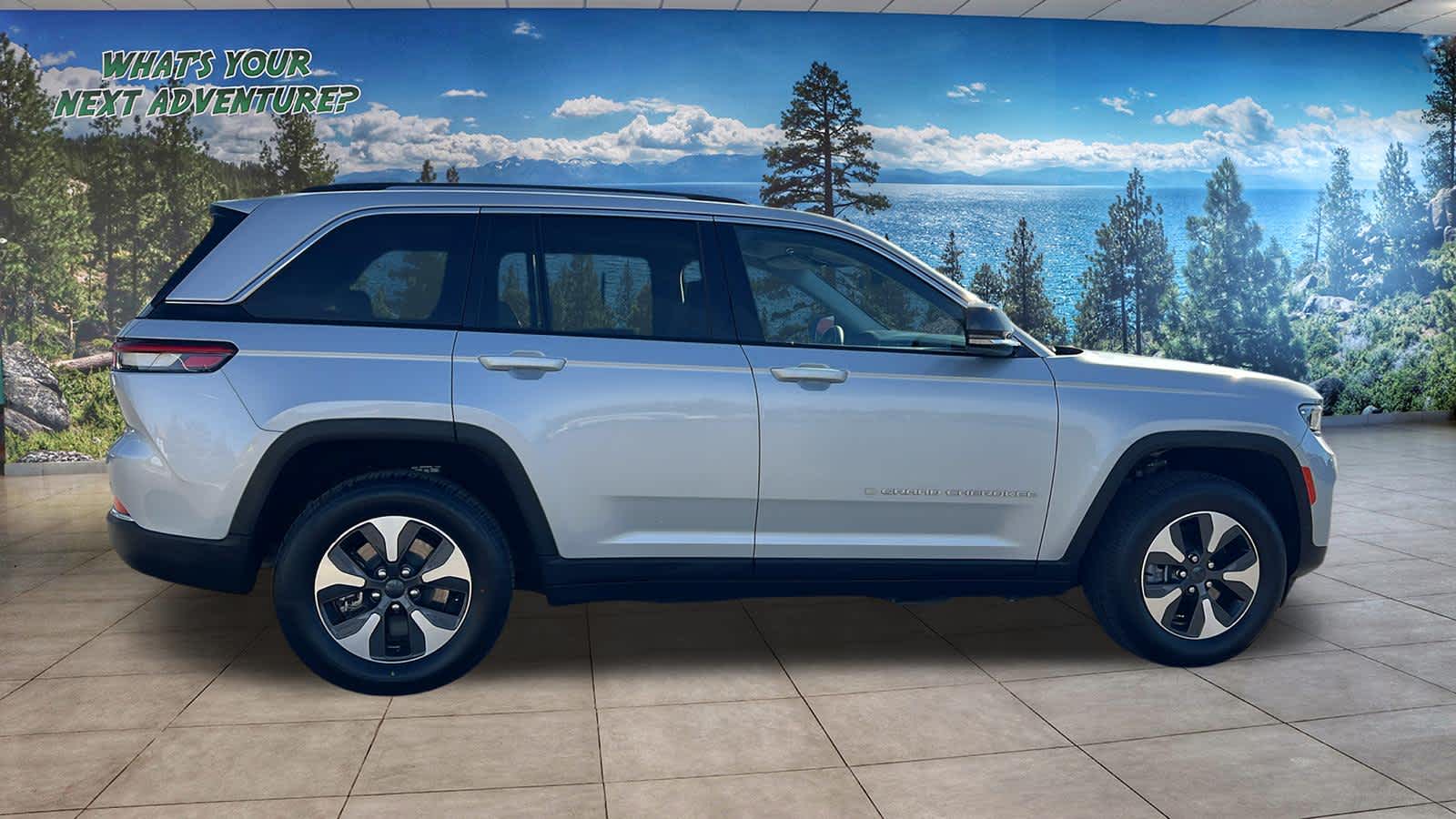 Thumbnail: 2022 Jeep Grand Cherokee - 4