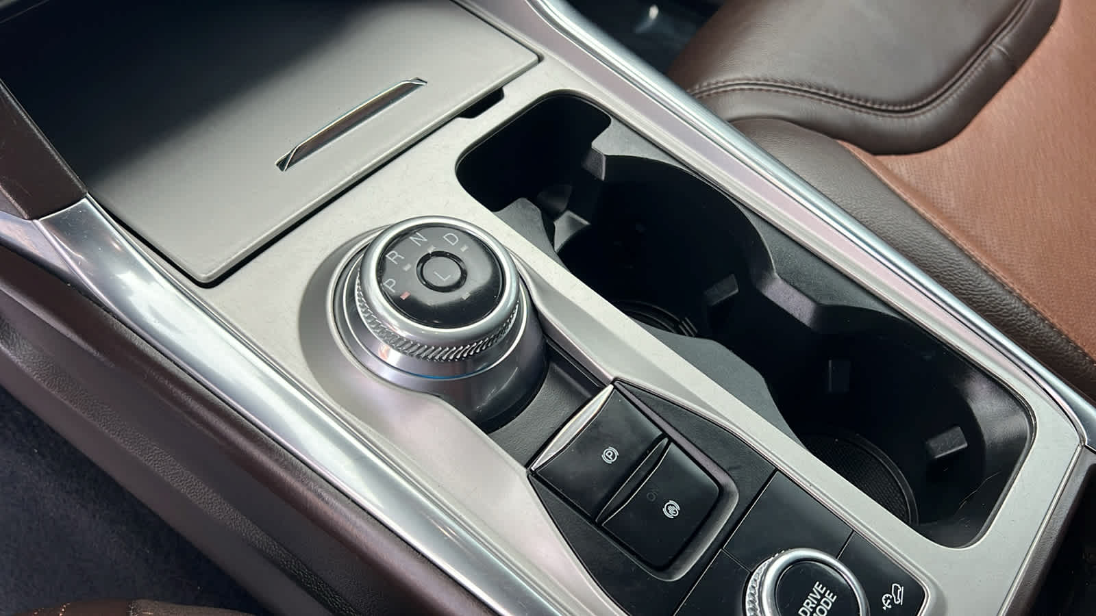 Thumbnail: 2023 Ford Explorer - 13