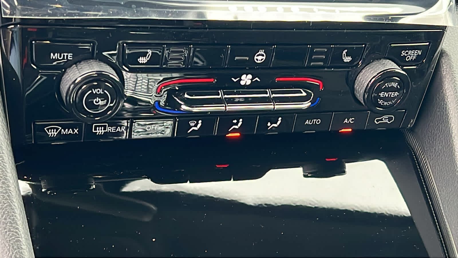 Thumbnail: 2025 Jeep Grand Cherokee - 14