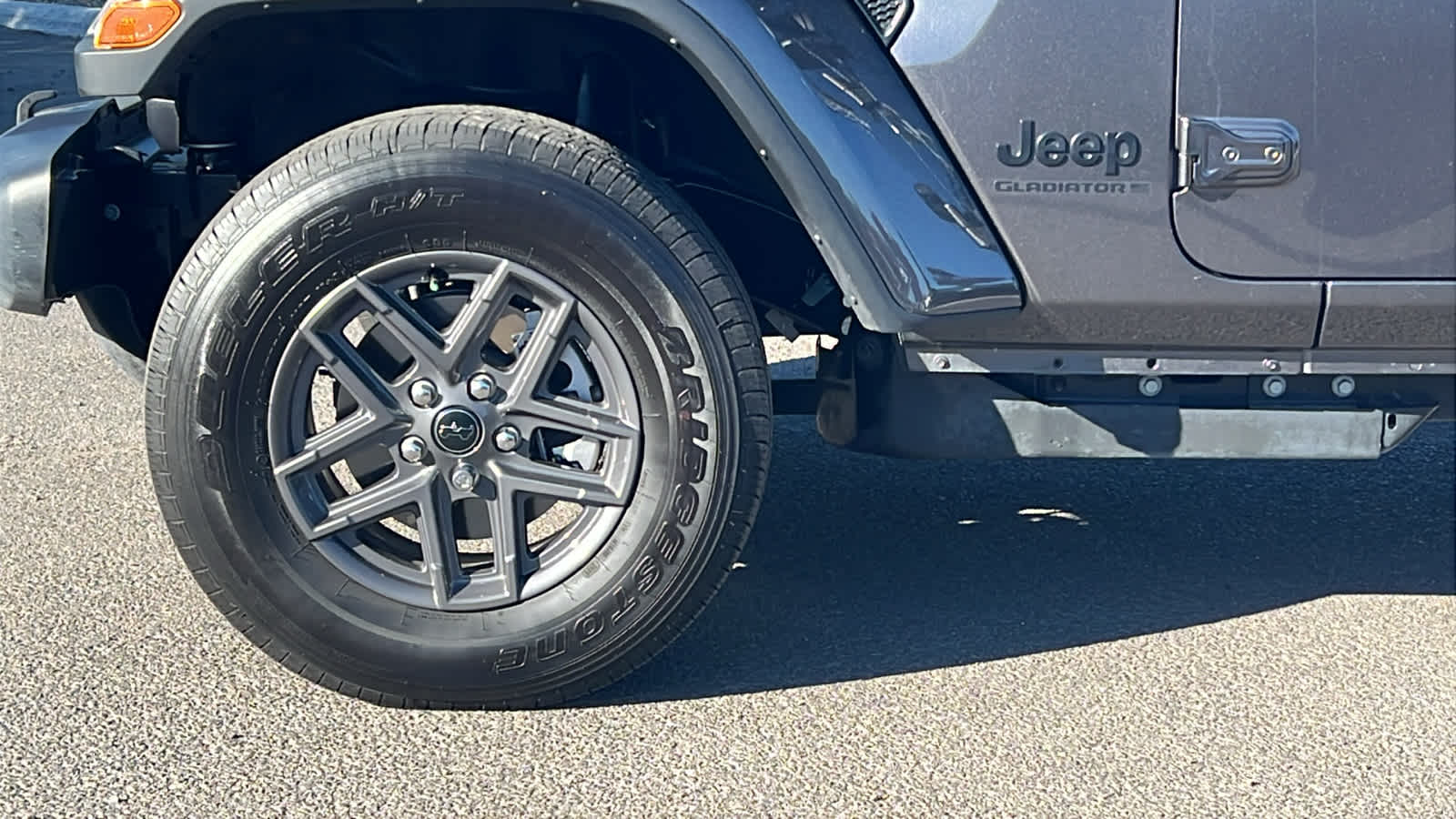 Thumbnail: 2026 Jeep Gladiator - 9