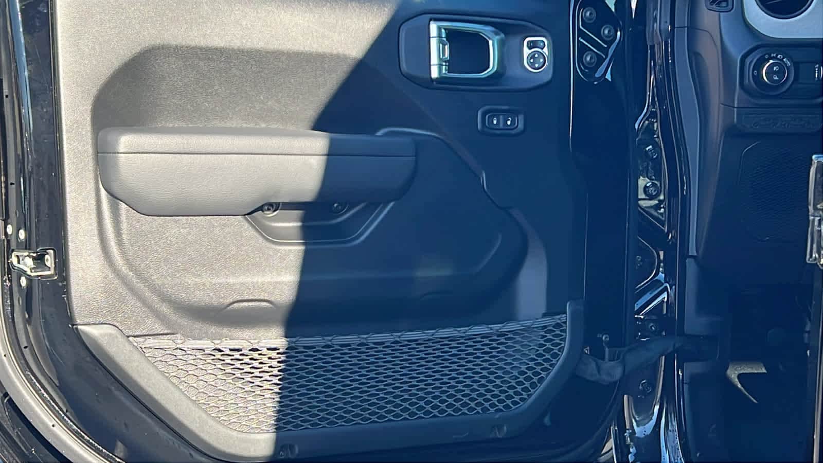 Thumbnail: 2026 Jeep Gladiator - 23