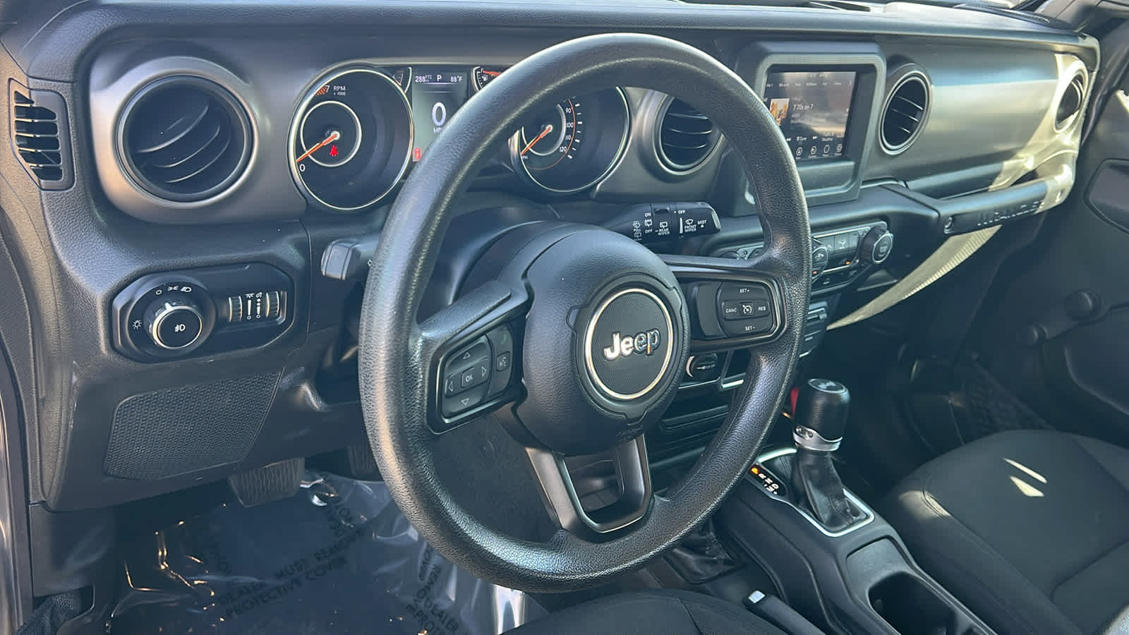 Thumbnail: 2022 Jeep Wrangler - 10