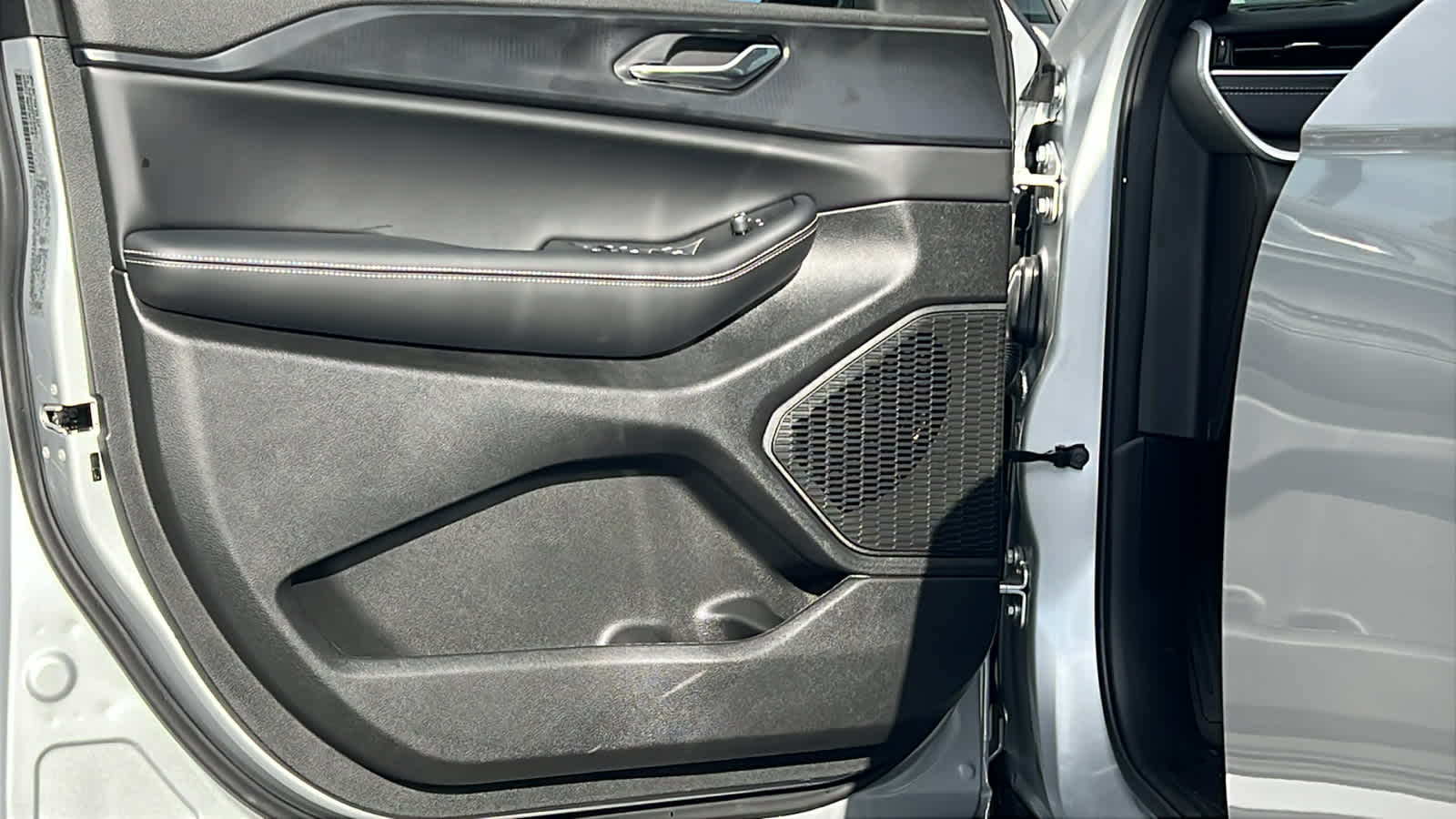 Thumbnail: 2025 Jeep Grand Cherokee - 23