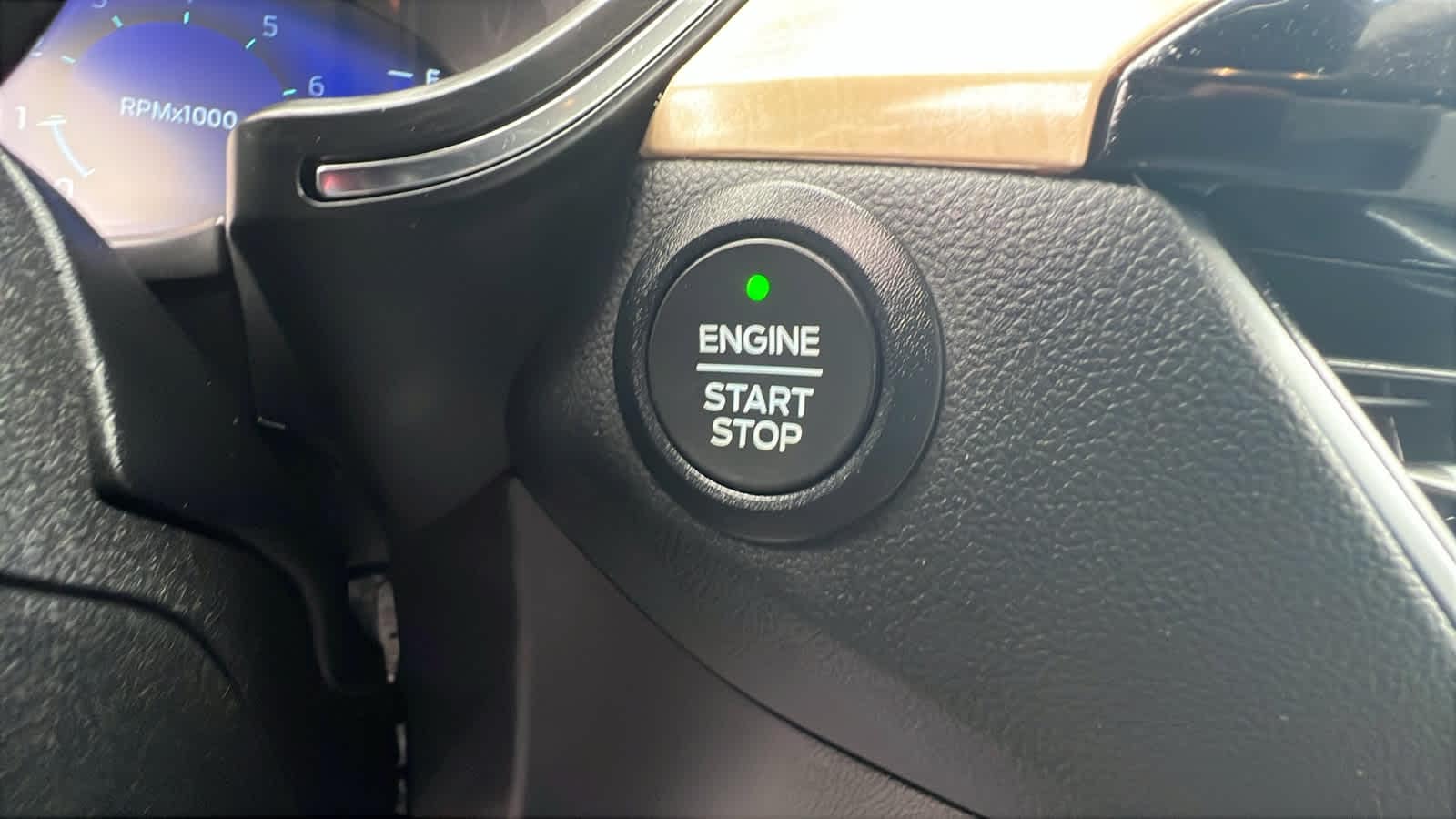 Thumbnail: 2022 Ford Escape - 17