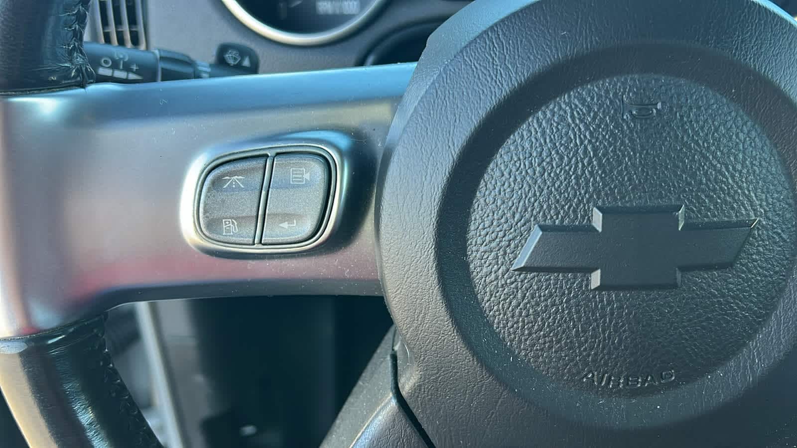 Thumbnail: 2005 Chevrolet SSR - 18