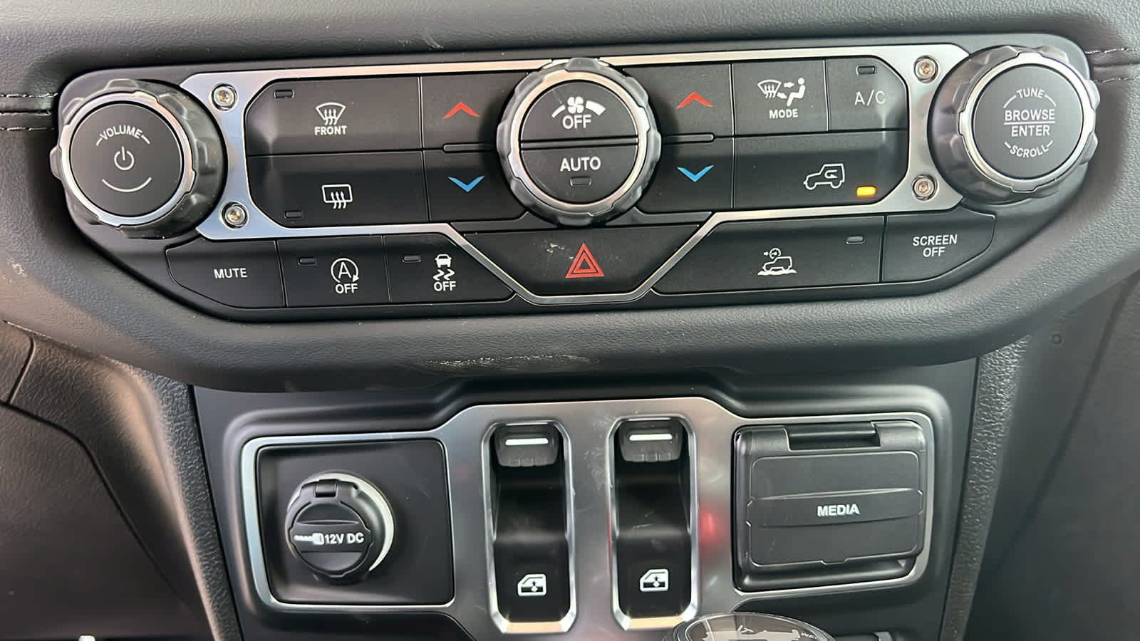 Thumbnail: 2026 Jeep Wrangler - 14